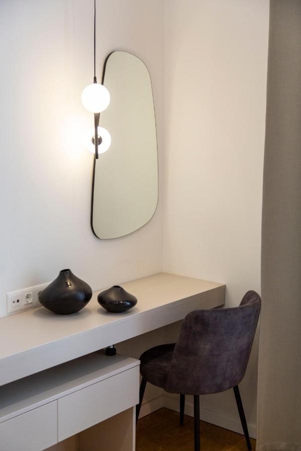 Luxurious Minimalist Residence With Sauna By Prestige Homes Budapest Esterno foto