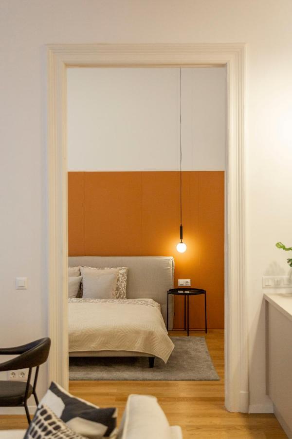 Luxurious Minimalist Residence With Sauna By Prestige Homes Budapest Esterno foto