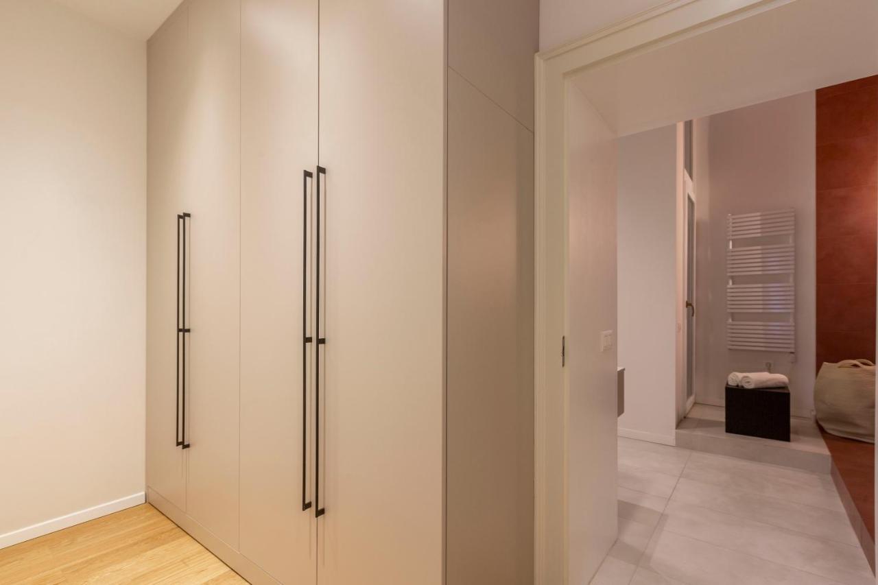 Luxurious Minimalist Residence With Sauna By Prestige Homes Budapest Esterno foto